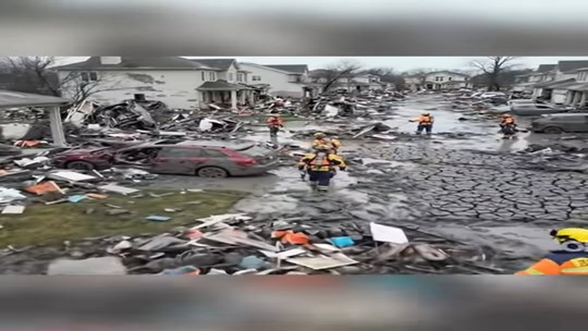 Full Video : N1706053_Trapped On Roof! Rescuing A Family In Flood #Floodrescue #Mo.mp4 | Tiệm Tạp Hóa Cảm Xúc